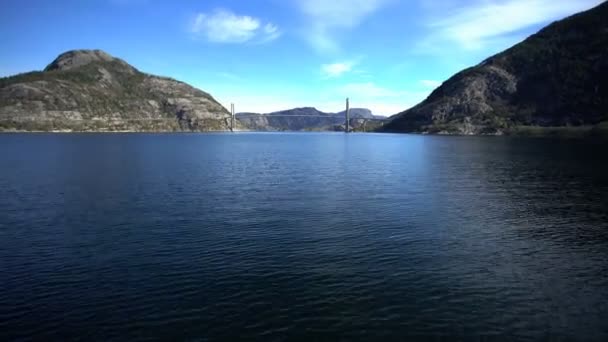 Lysefjord vehicle Suspension Bridge — Stock Video