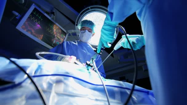 Cirugía laparoscópica médica — Vídeo de stock