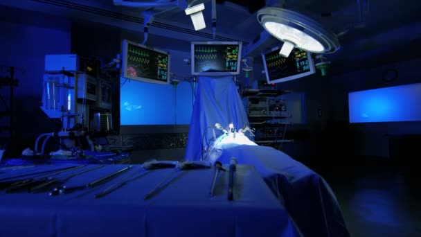 Больничный комплекс с современным оборудованием — стоковое видео