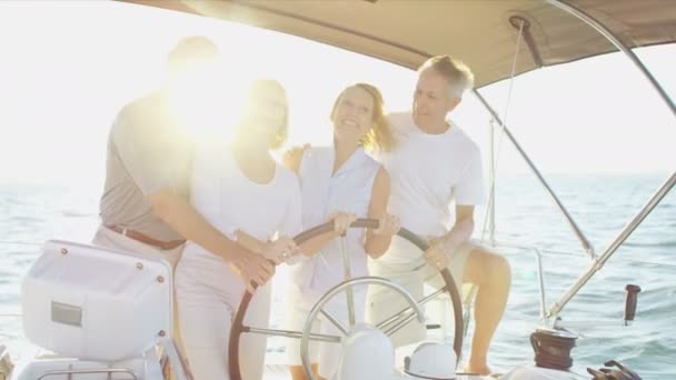Couples sailing on the sea — Stock Video