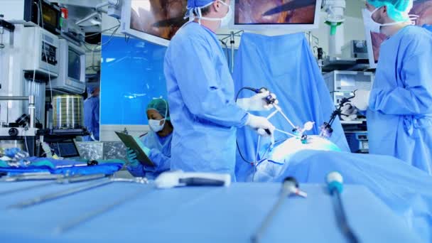 Vzdělávání lékařů divadlo používají chirurgové — Stock video