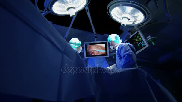 Chirurgisch team opleiding in de laparoscopie chirurgie — Stockvideo