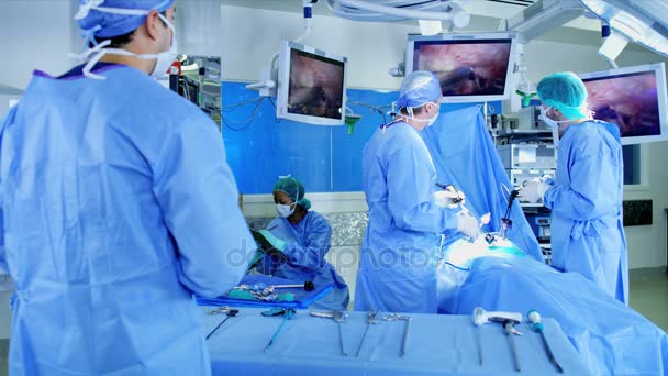 Surgical team performing operation — Stock Video