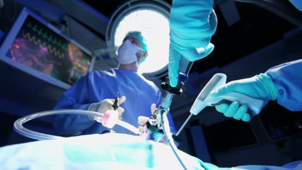 Formación de equipos especializados en cirugía de laparoscopia — Vídeo de stock