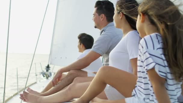 Family with children sailing on yacht — Stock Video