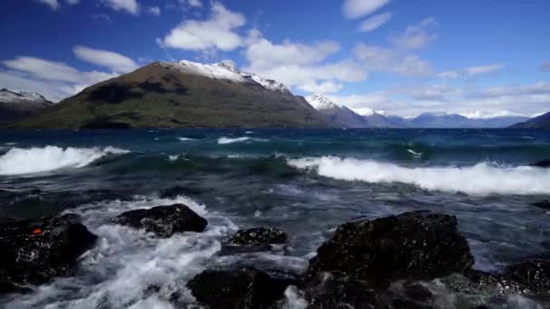 Jezero wakatipu, Nový Zéland — Stock video