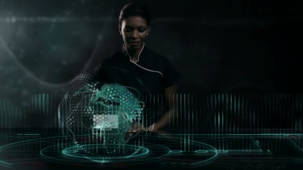 Femme d'affaires utilisant la réalité virtuelle écran tactile — Video