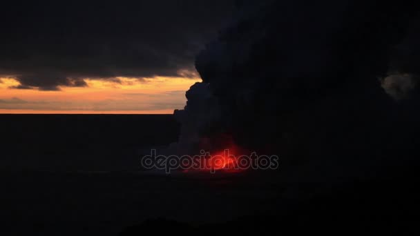 Forró vulkáni láva kikristályosodásai Kilauea — Stock videók