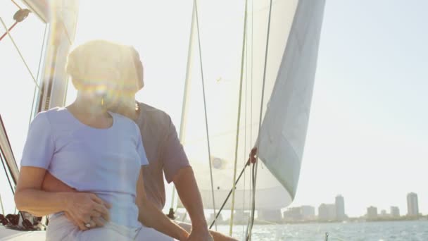 Couple sailing on the sea — Stock Video