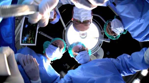 정형 수술을 수행 하는 의료 팀 — 비디오