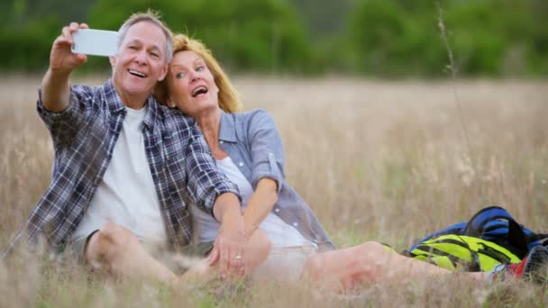 Couple taking selfie photo — Stock Video