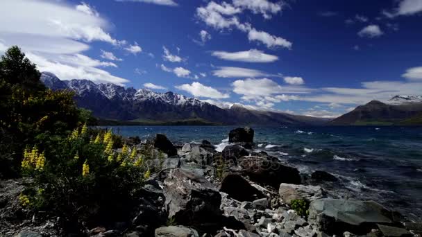 Jezero wakatipu, Nový Zéland — Stock video