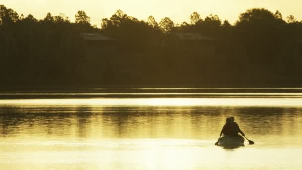 Séniors en kayak — Video