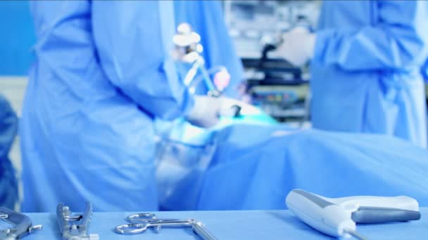 Surgical team preparing to perform Laparoscopy operation — Stock Video