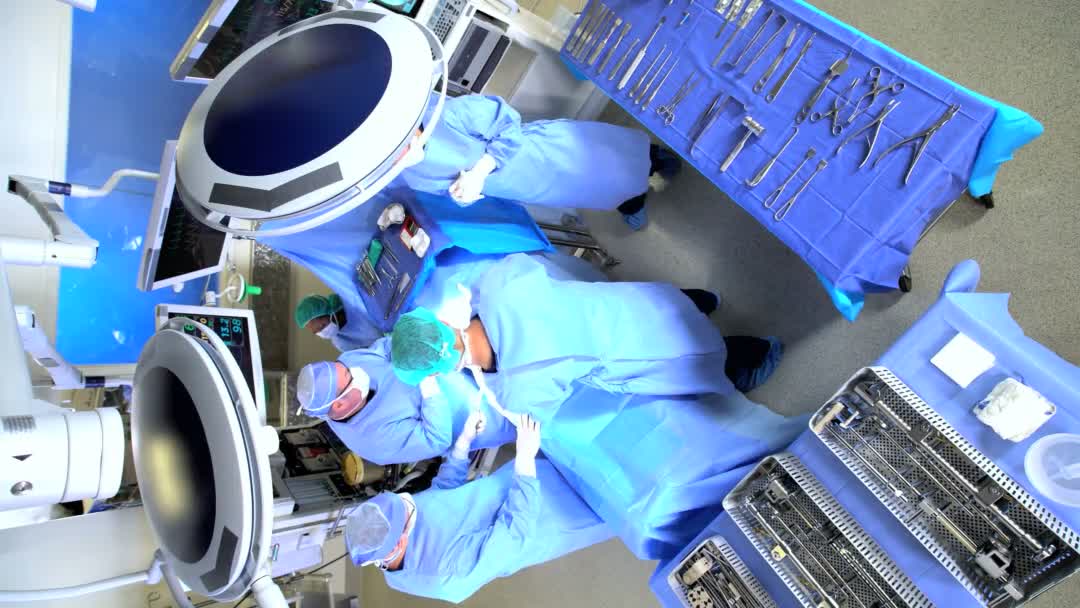 정형 외과 수술 작업을 수행 하는 의료 팀 — 비디오