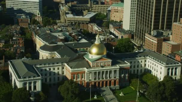 Vista Aérea Aérea Ouro Boston Dome State House Perto Freedom — Vídeo de Stock