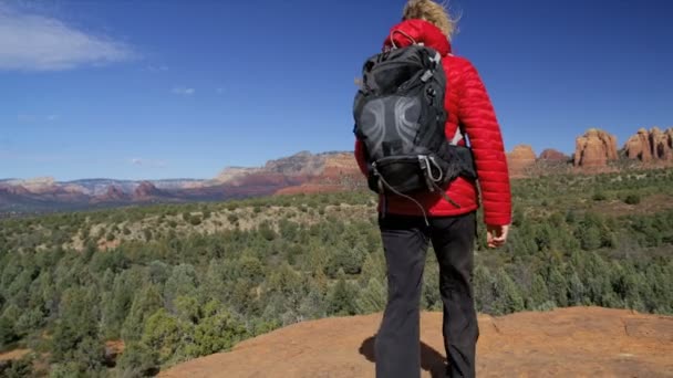 Kırmızı Kumtaşı Verde Vadisi Arizona Abd Hiking Onun Emelleri Ulaşmak — Stok video