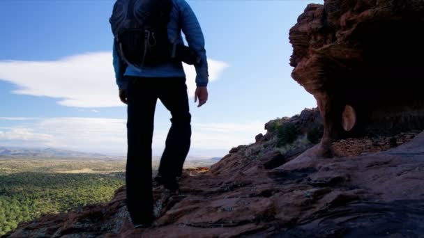Joven Viajera Americana Caucásica Expedición Aventura Senderismo Verde Valley Arizona — Vídeos de Stock