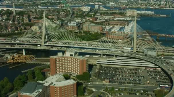 Boston Usa November 2017 Luftaufnahme Einer Mehrspurigen Bunkerhügel Pendlerstraßenbrücke Auf — Stockvideo