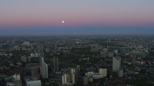 Luchtfoto Stadsgezicht Weergave Zonsopgang Boven Londen City Commerciële Residentiële Gebouwen — Stockvideo