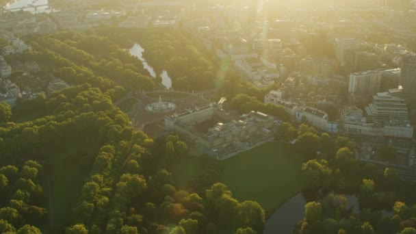Luchtfoto Zonsopgang Uitzicht Buckingham Palace James Park Naar London Eye — Stockvideo