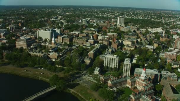 Vista Aérea Dos Edifícios Históricos Universidade Boston Harvard Pelo Rio — Vídeo de Stock