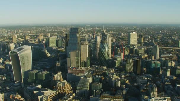 2017年11月 空中日出鸟瞰城市伦敦天际线和金融区商业摩天大楼对讲机 Cheesegrater 黄瓜英国英国 — 图库视频影像