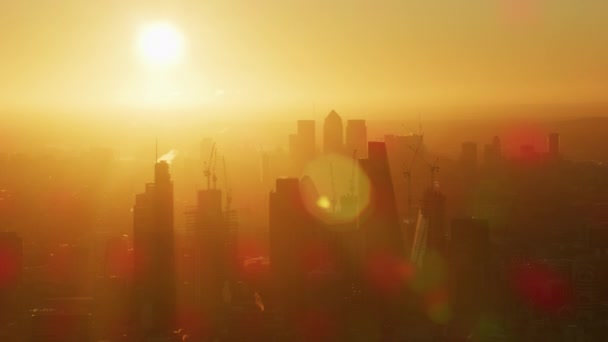 Aerial Sunrise Utsikt Med Solen Flare Solsken Över London Stadens — Stockvideo