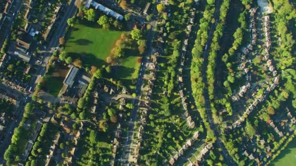 Luchtfoto Uitzicht Sunrise Londen Voorstad Gemeenschap Huisvesting Daken Voertuig Reizen — Stockvideo