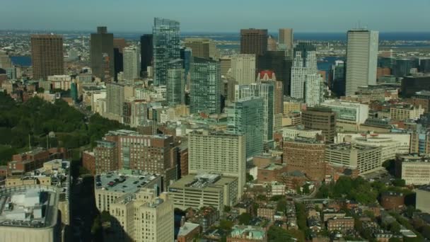 ダウンタウン ボストン金融オフィス ビジネス地区マサチューセッツ州アメリカで首都圏の超高層ビルの空中都市風景 — ストック動画