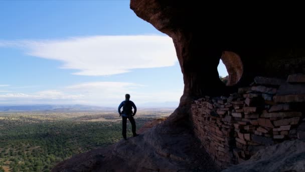 Fitness Escursionista Caucasica Americana Con Zaino All Aperto Verde Valley — Video Stock