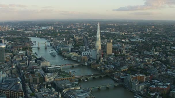 Vista Aérea Atardecer Ciudad Londres Skyline Río Támesis Fragmento Distrito — Vídeo de stock