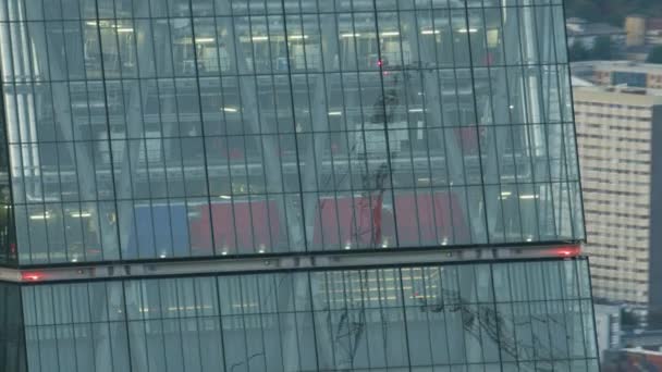 Luchtfoto Close Uitzicht Zonsondergang Reflecties Glazen Exterieur Cheesegrater Moderne Londen — Stockvideo