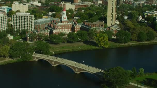 Dunster House John Hafta Yakınındaki Hava Görünümünü Köprü Downtown Boston — Stok video