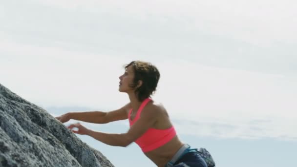 Giovane Atletica Arrampicata Femminile Caucasica Americana Sul Monte Habrich Nella — Video Stock