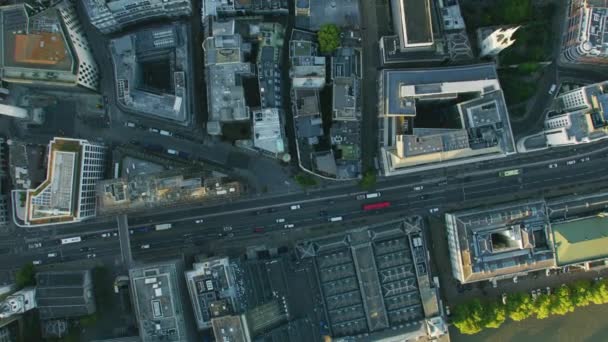 Solnedgången Flygfoto Themsen Pendlare Fordon London Stadsgator Finansiella Distrikt Skyskrapa — Stockvideo