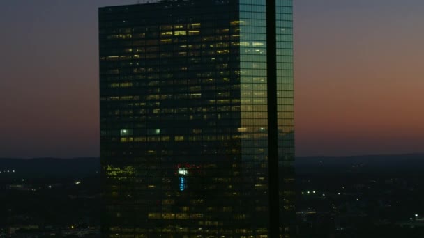 Noite Aérea Iluminada Vista Crepúsculo John Hancock Tower Centro Cidade — Vídeo de Stock