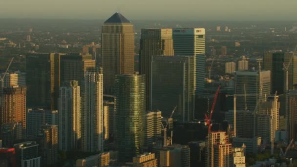 伦敦英国 2017年11月 空中日出看法伦敦的城市保险银行和金融业商业摩天大楼金丝雀码头多克兰英国英国 — 图库视频影像