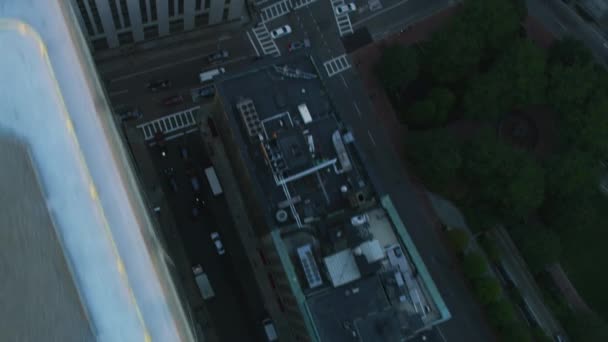 Aerial Takterrass Med Stadsutsikt Metropolitan Skyskrapa Byggnader Downtown Boston Financial — Stockvideo