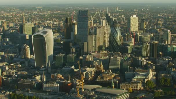伦敦英国 2017年11月 鸟瞰伦敦城市景观在日出金融区商业摩天大楼对讲机黄瓜 Cheesegrater 英国工业英国 — 图库视频影像