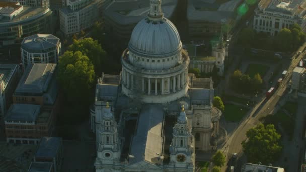 Luchtfoto Zonsopgang Boven Pauls Cathedral Commuter Voertuigen Straten Van Stad — Stockvideo