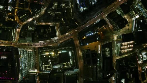 Antenne Dachblick Beleuchtete Gebäude Und Wolkenkratzer Abend Pendlerverkehr London Stadt — Stockvideo