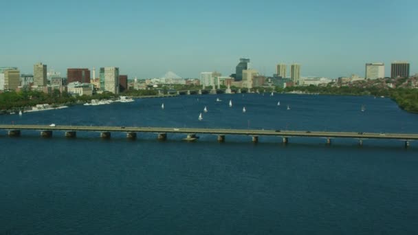 Luftaufnahme Der Denkmalbrücke Charles River Und Große Kuppel Massachusetts Institut — Stockvideo