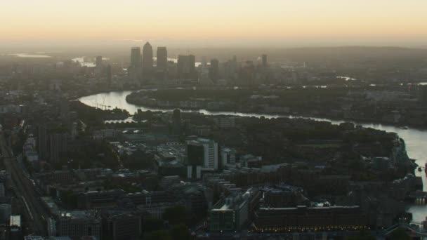 Air View London City Tower Bridge River Thames Shard Canary — стоковое видео