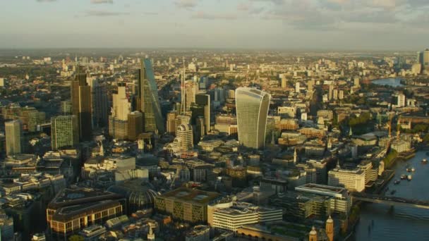 Vista Aérea Atardecer Ciudad Londres Skyline Distrito Financiero Rascacielos Comerciales — Vídeos de Stock