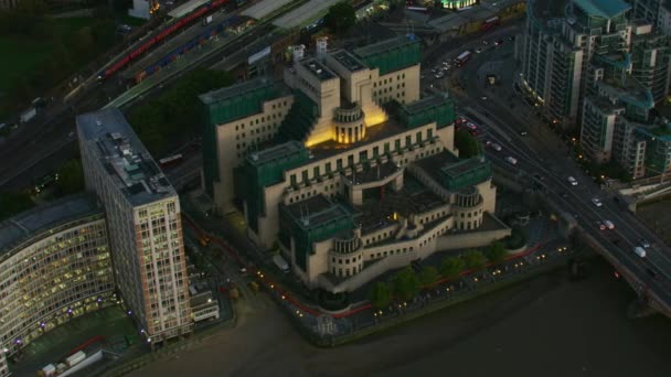 London November 2017 Aerial View Sunset Illuminated Building Mi6 Foreign — Stock Video
