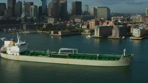 Boston Usa November 2017 Aerial Stadsutsikt Tankfartyg Fartyget Main Channel — Stockvideo