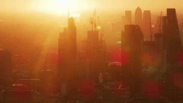 Vista Aérea Sunrise Sun Flare Londres City Commercial Landmark Buildings — Vídeo de Stock