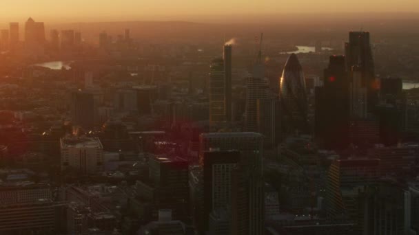 Vista Aérea Amanecer Través Del Horizonte Ciudad Londres Distrito Financiero — Vídeos de Stock