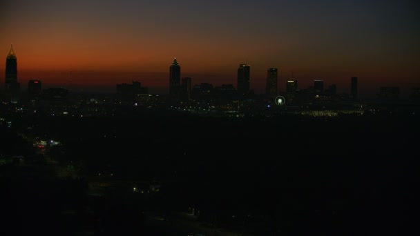 Ατλάντα Νοεμβρίου 2017 Αεροφωτογραφία Στο Sunrise Φωτισμένη Πόλη Ουρανοξύστες Στα — Αρχείο Βίντεο